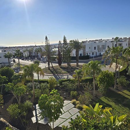 Nice 2 Bedroom Bali Apartment With Sea Views Torrevieja Exterior foto