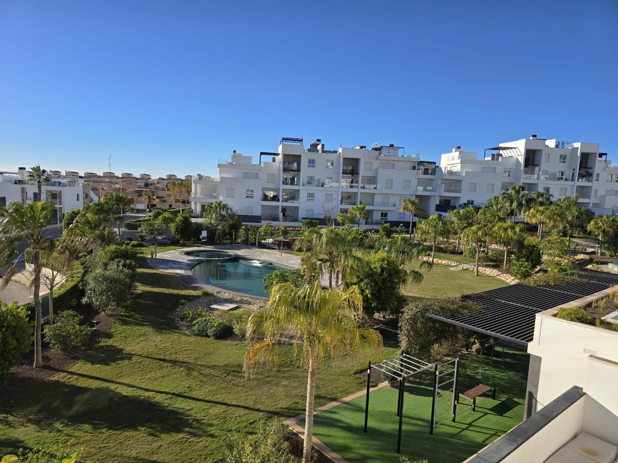 Nice 2 Bedroom Bali Apartment With Sea Views Torrevieja Exterior foto